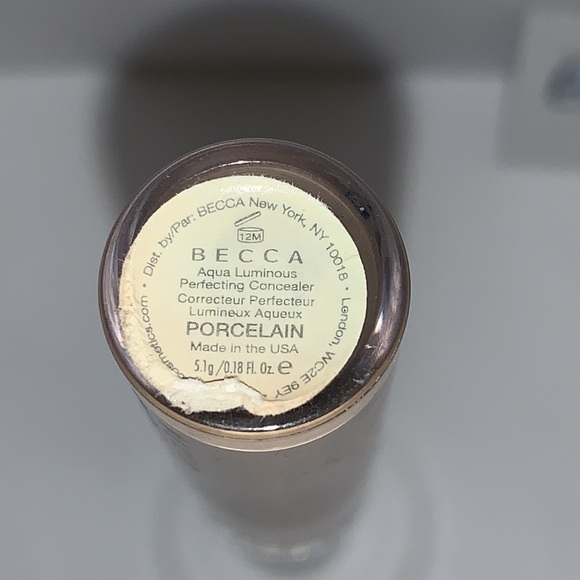 Becca Porcelain Aqua Luminous Perfecting Concealer - Picture 4 of 10